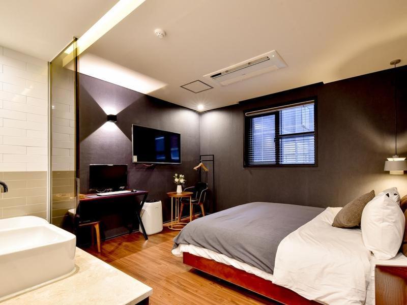 Brown Dot Yangjeong Hotel Busan Exterior photo